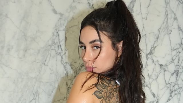 Cam Nair compartió sus trucos para una ducha detox: "Una baño de burbujas"
