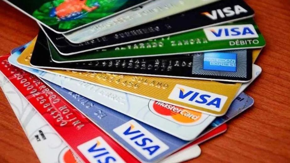 Clonaron tarjetas y gastaron $20 millones en electrodomésticos: así actuaba la banda de estafadores santafesina