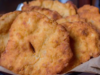 Tortas fritas caseras y bien crocantes: receta ideal para la merienda en los días nublados