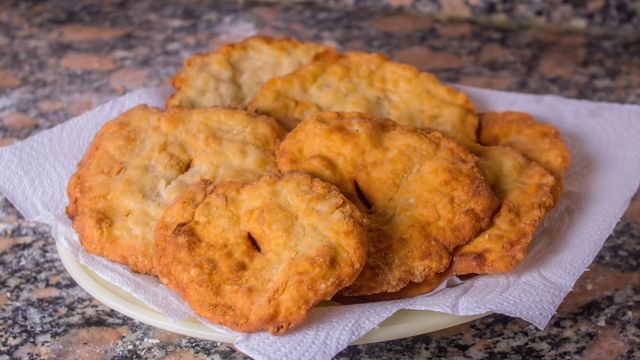 Ni grasa vacuna ni aceite: cómo hacer tortas fritas versión saludable para acompañar el mate