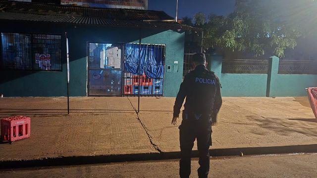 Investigan un ataque a tiros en Puerto Iguazú que dejó dos hombres heridos.