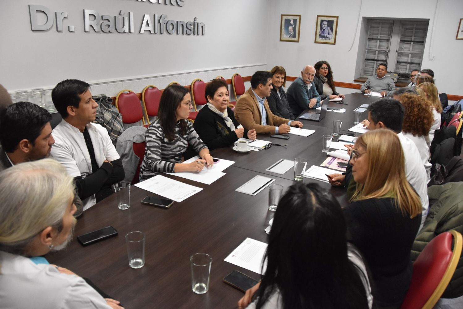 A la reunión en la Legislatura asistieron directivos del Colegio Farmacéutico, del Centro de Propietarios y del Consejo Farmacéutico de Jujuy.