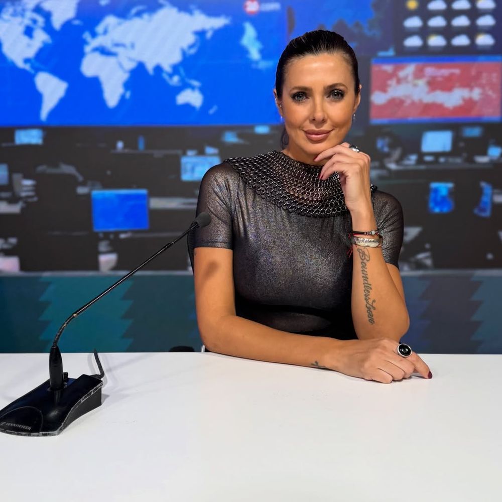 Tamara Bella sorprendió con un vestido corto con detalle de brillos y arrasó en Instagram