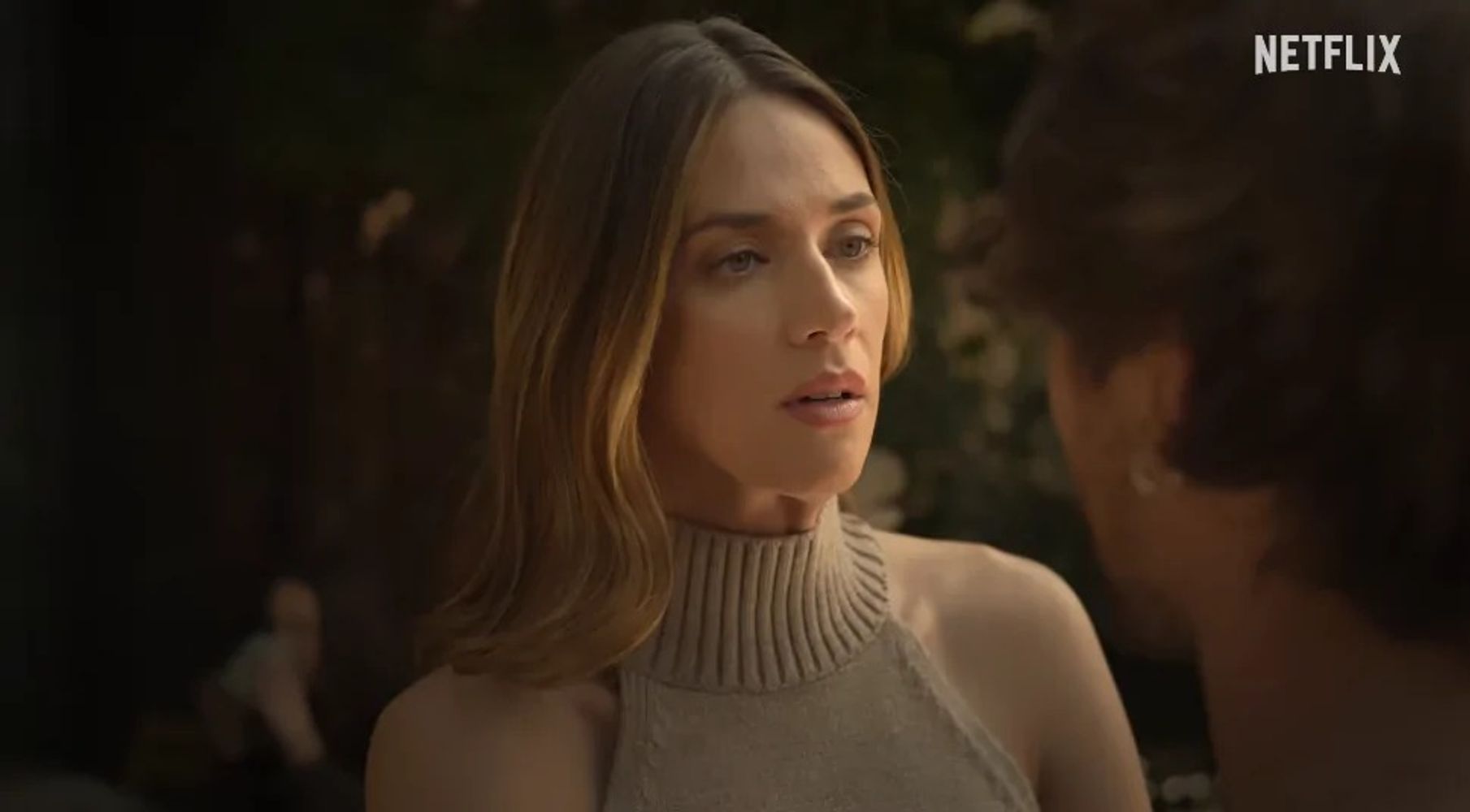 La historia mezcla drama, suspenso y relaciones prohibidas dentro de un entorno familiar.