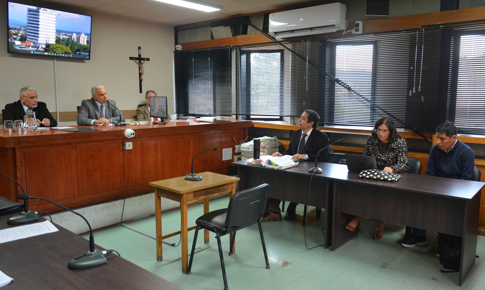 El docente Ricardo Cruz, responsable de quitarle la vida al estudiante quebradeño Matías Puca, pagará su culpa con una "reparación integral" que deberá incluir un vehículo, dispuso el Tribunal en lo Criminal nº 2 de Jujuy.