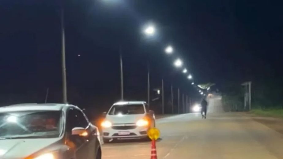 Puerto Esperanza refuerza la seguridad urbana con mejoras viales y la instalación de 3.000 luminarias LED