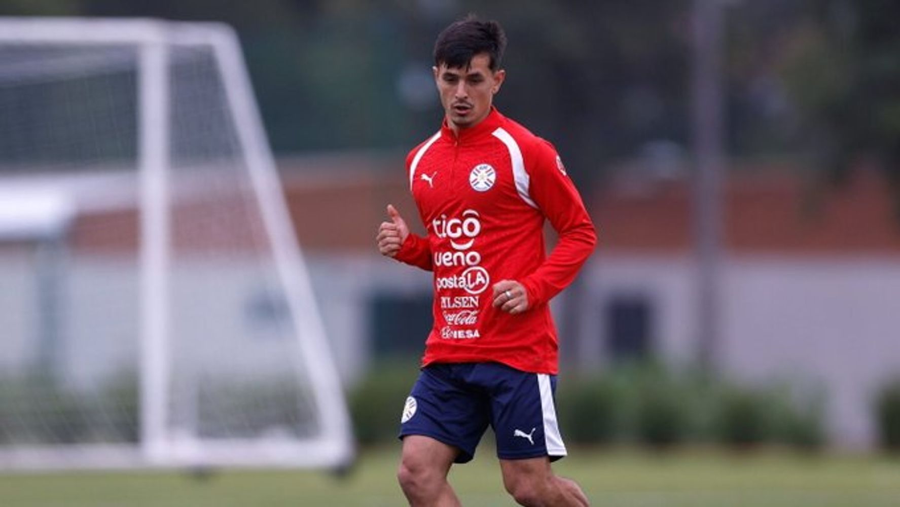 El volante ex Boca y Talleres, Andrés Cubas, firme en Paraguay.