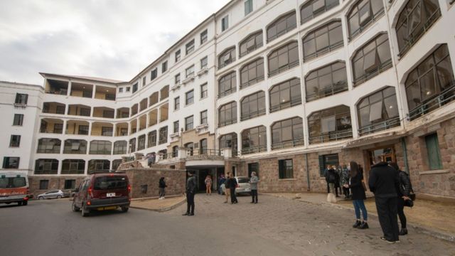 La mujer fue trasladada al Hospital Domingo Funes.