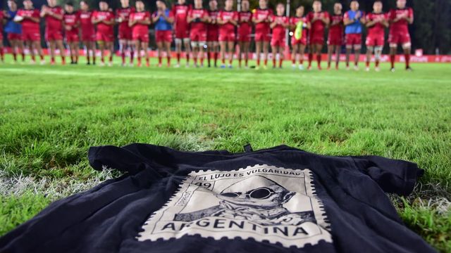 El homenaje de Dogos XV al Indio Solari
