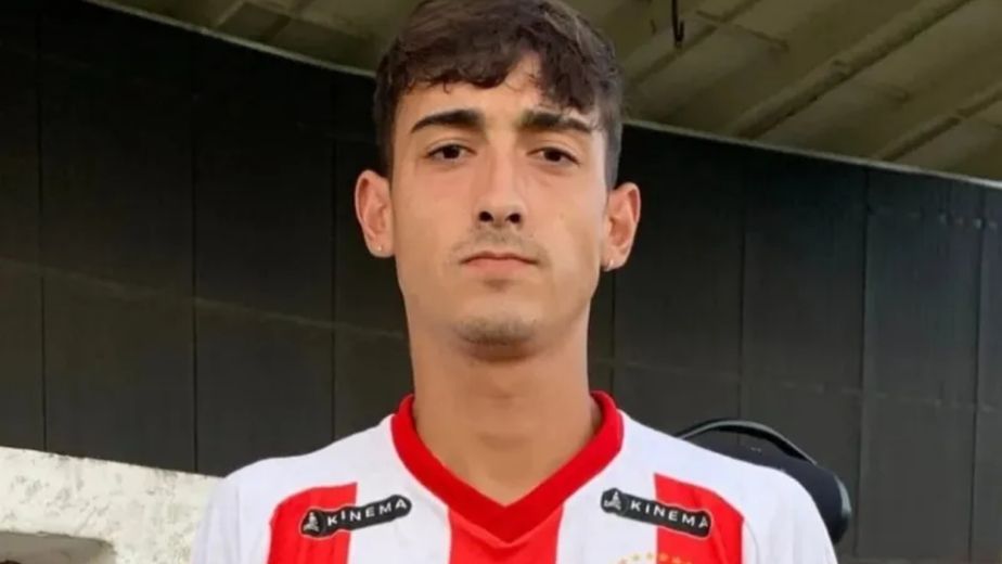 Conmoción en el fútbol argentino: un jugador de 22 años sufrió un ACV y permanece en terapia intensiva