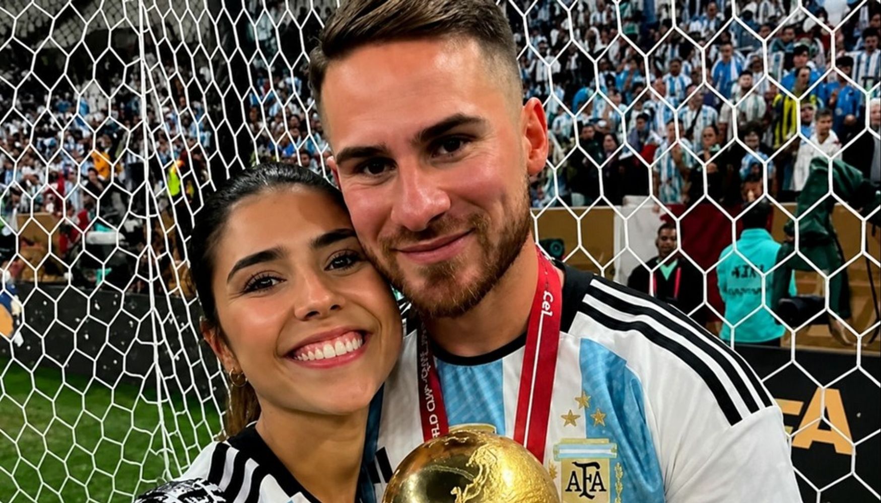 Cami Mayan y Alexis Mac Allister.