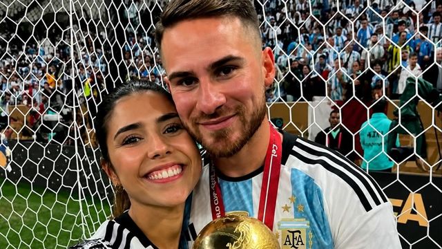 Cami Mayan y Alexis Mac Allister.