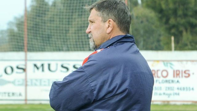 Marcelo Katz (DT Rosario Puerto Belgrano). 