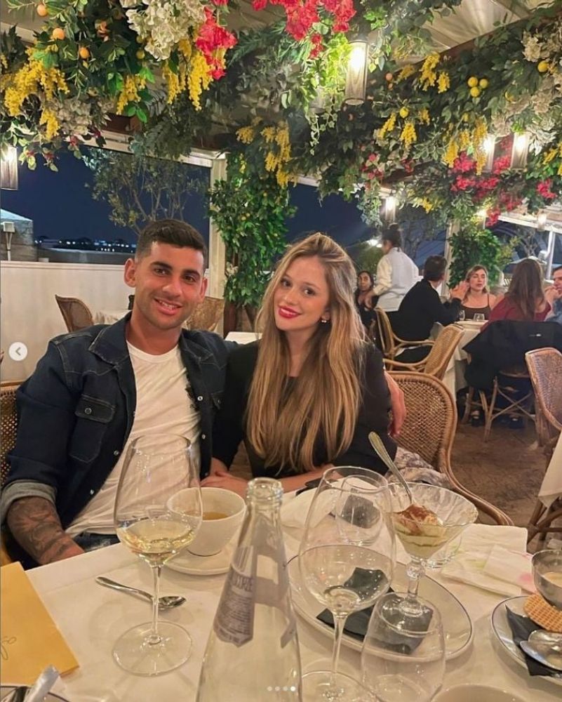 La pareja consolidó su relación en Europa mientras Romero crecía en la élite del fútbol mundial.