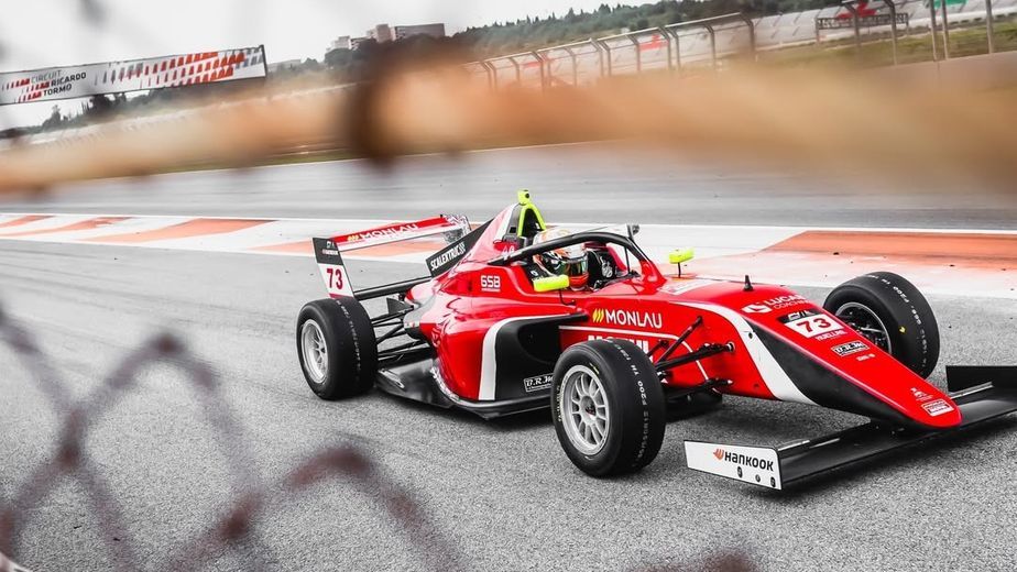 Fausto Arnaudo tuvo buenas pruebas libres en la 6° fecha de la F4 de España