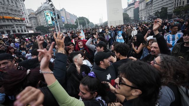 Banderazo de los seguidores del Indio Solari en el Obelisco.