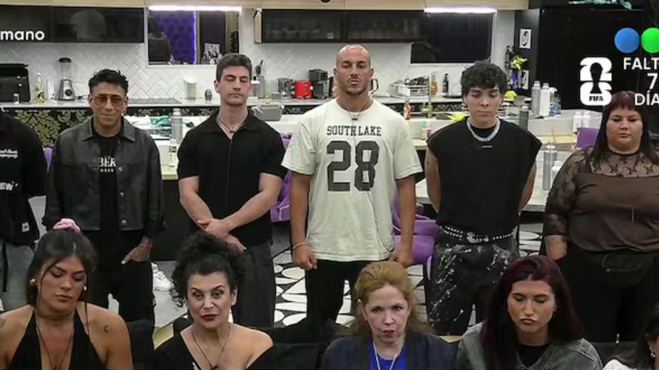 El baile subido de tono de dos participantes que terminó con un apasionado beso e hizo estallar Gran Hermano