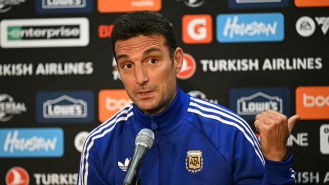 Lionel Scaloni sigue evaluando a los jugadores "tocados" en la Selección, a nueve días del debut en el Mundial.