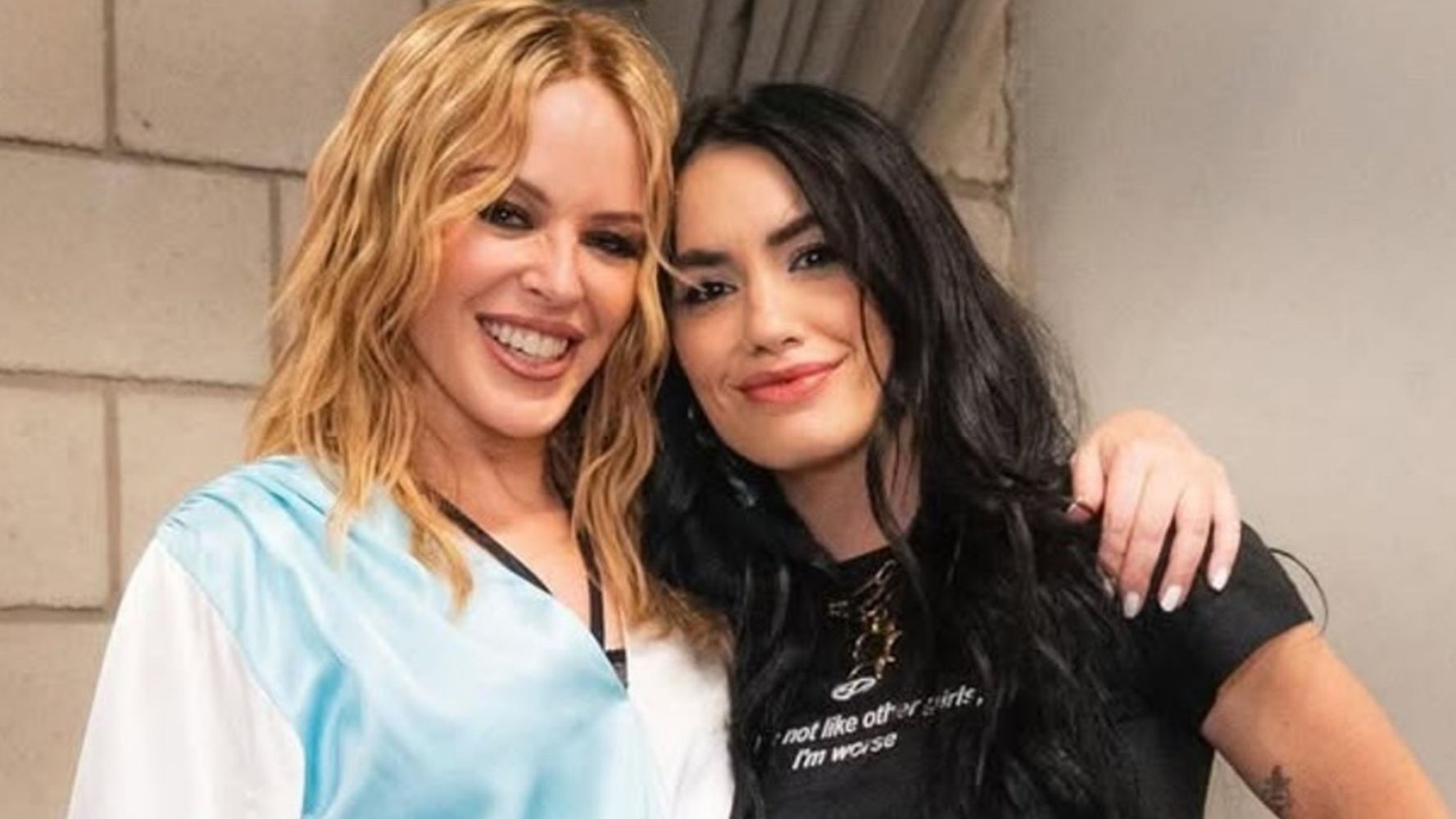 Las cantantes se habían conocido en persona en 2025.