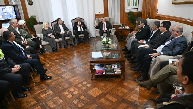 La reunión permitió revisar compromisos salariales, obras en ejecución y gestiones vinculadas al suministro energético.