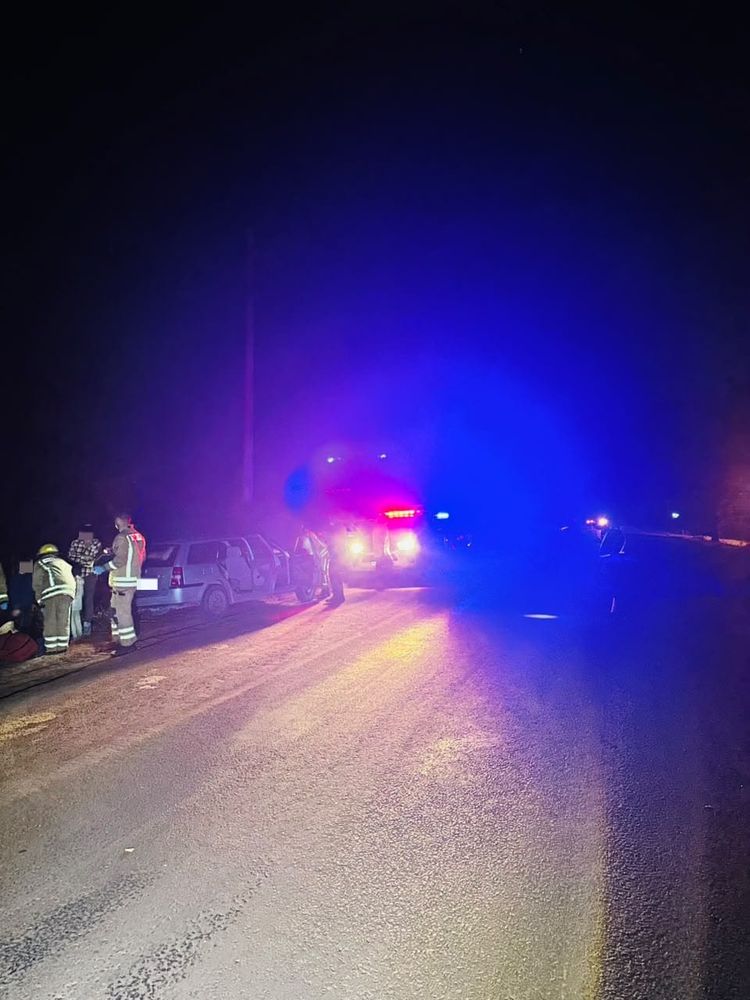 Buscan al conductor de una camioneta que huyó tras chocar contra un auto en El Soberbio.