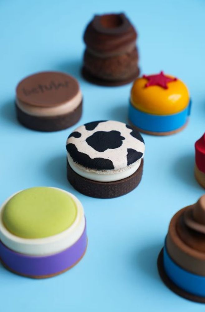 Damián Betular lanzó una edición especial de alfajores, macarons y cookies inspirada en Toy Story 5: cuánto cuestan