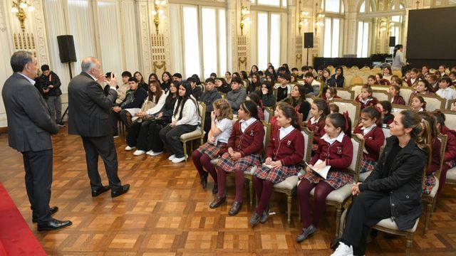 Jaldo dialogó con los alumnos sobre sus expectativas, proyectos y objetivos de formación.