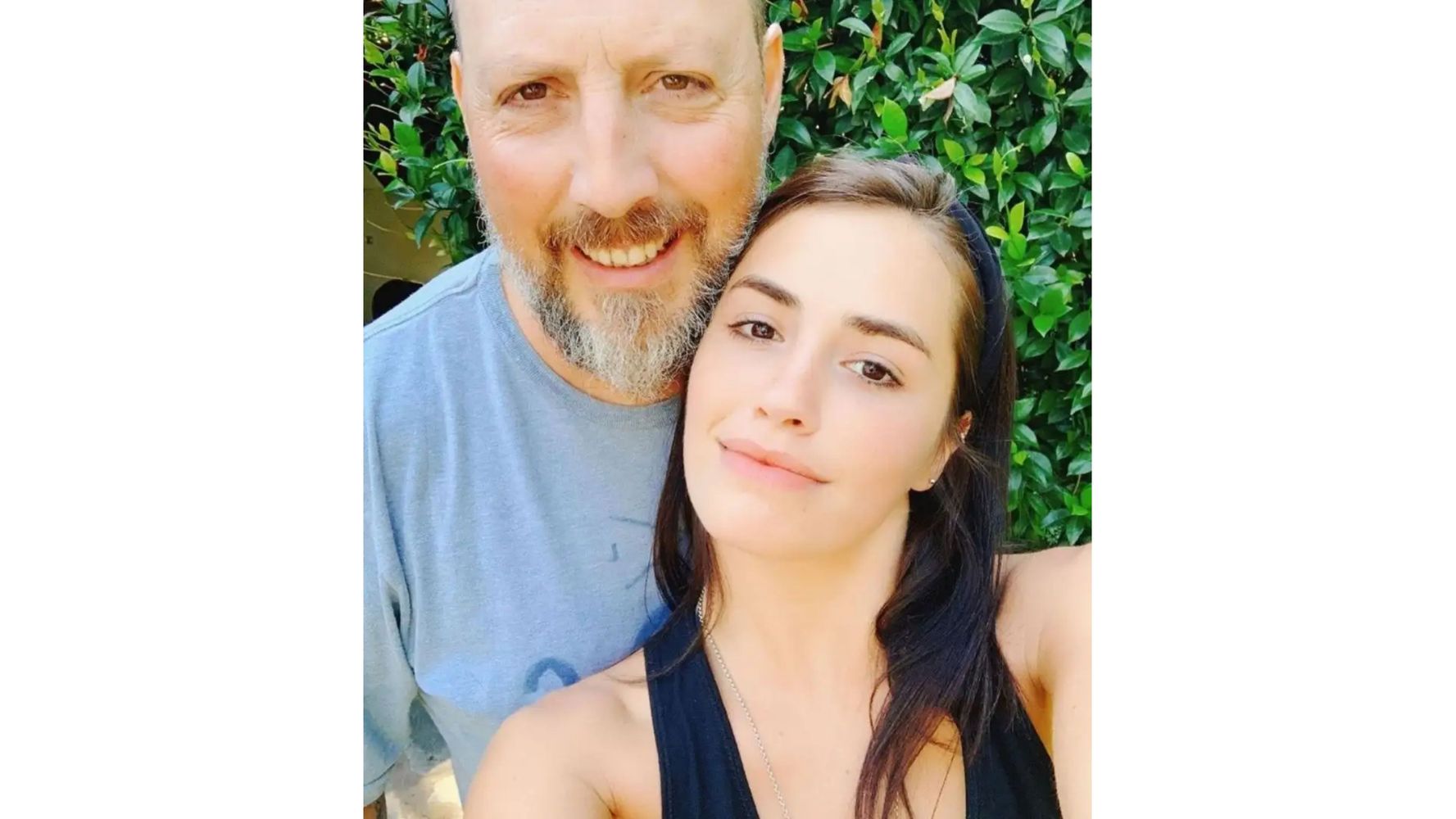La cantante mantiene distancia con Carlos, su padre.