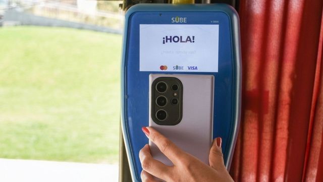 Cómo viajar gratis en colectivo y subte en junio 2026: las billeteras y bancos que reintegran hasta el 100% del boleto.