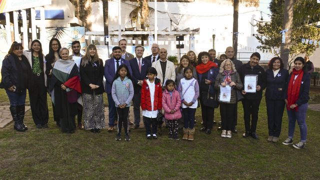 La celebración de los diez años de la fundación de la Biblioteca Belgraniana se realizó en los jardines del Concejo Deliberante de San Salvador de Jujuy.