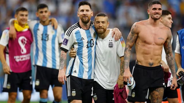 Lionel Messi, Papu Gómez y De Paul en Qatar 2022