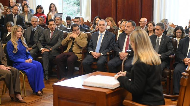 Autoridades judiciales, legislativas y del Ejecutivo participaron de la ceremonia de juramento.
