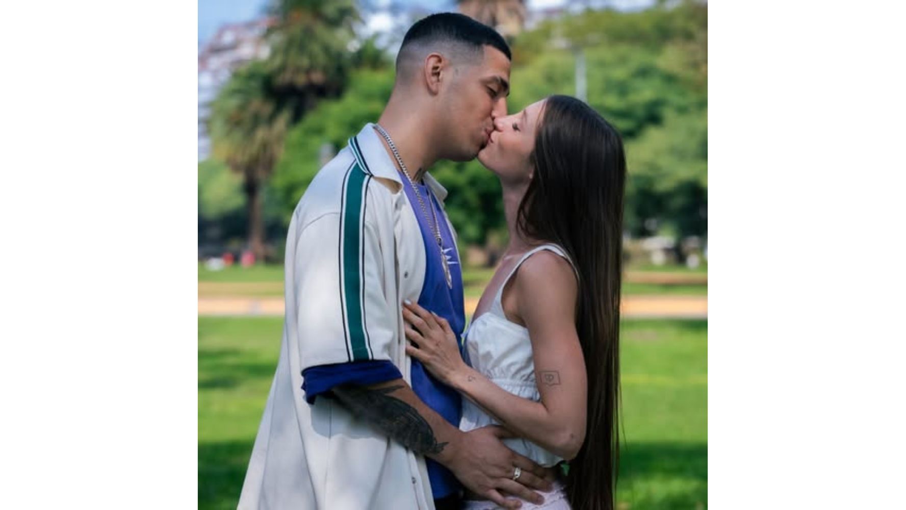 El rapero sorprendió con una canción para su novia y generó polémica.