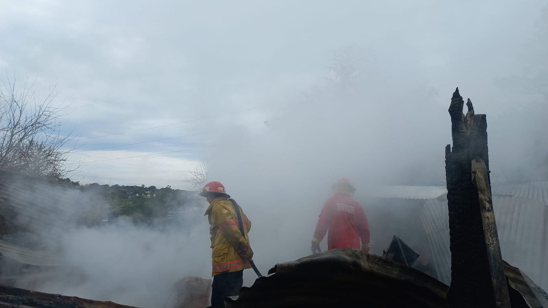 Dos familias perdieron todo tras un incendio en la zona de La Tablada de Posadas.
