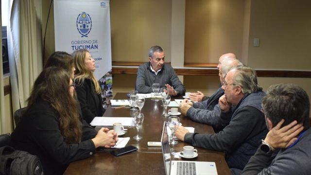 Técnicos y docentes definieron líneas de trabajo para aprovechar efluentes y reducir el impacto ambiental de la producción.