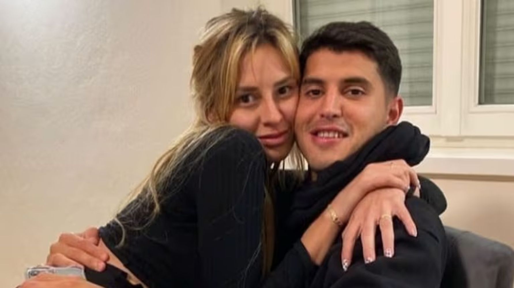 El pasado sentimental del jugador continúa siendo tema de conversación en el mundo del fútbol.