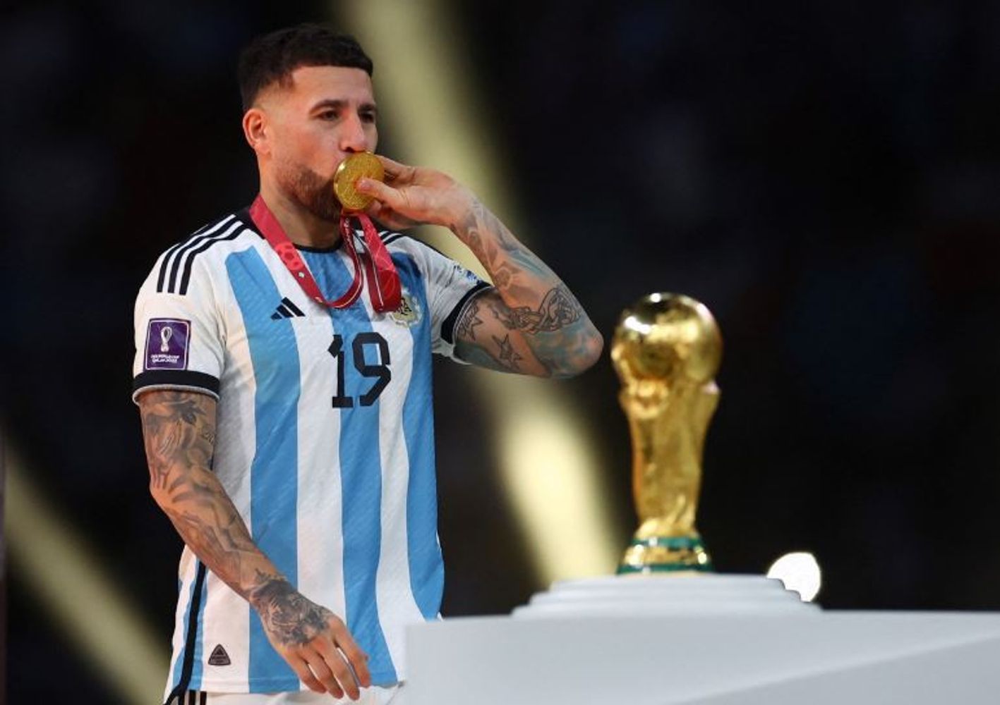 El verdadero cable a tierra de Nicolás Otamendi: La novia de la adolescencia que se convirtió en su mayor refugio