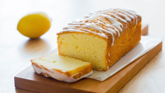 Budín de limón en simples pasos y sólo midiendo con una cuchara.