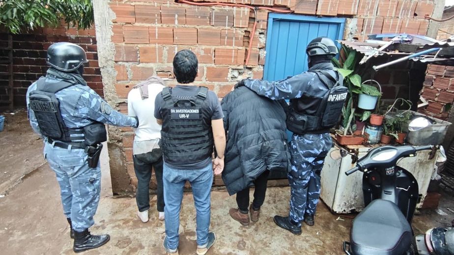 Desbarataron un narcobúnker en Puerto Iguazú: tres detenidos y más de 70 dosis de cocaína secuestradas