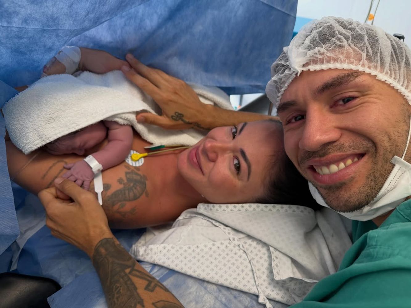 Karina Nacucchio y Gonzalo Montiel con hija, Juanita.