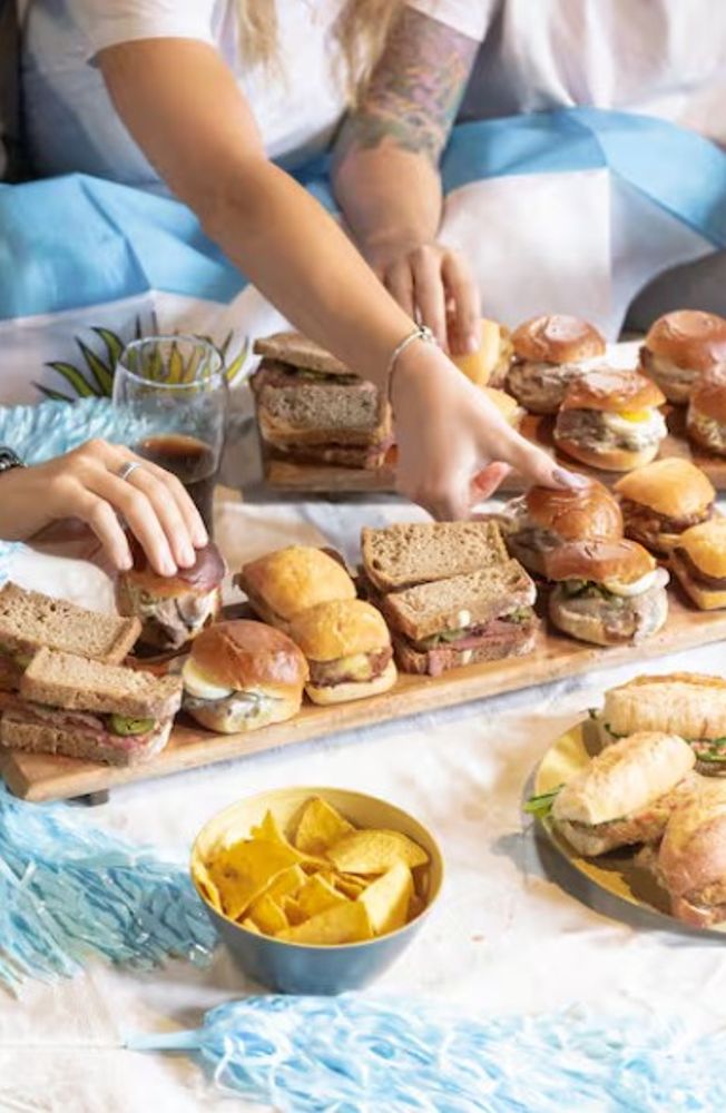 Picada mundialista: cuánto cuesta armar la cena para ver los partidos de la Selección Argentina