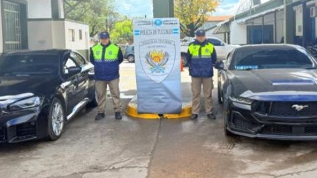 La Policía secuestró dos autos de alta gama, documentación y un teléfono celular.