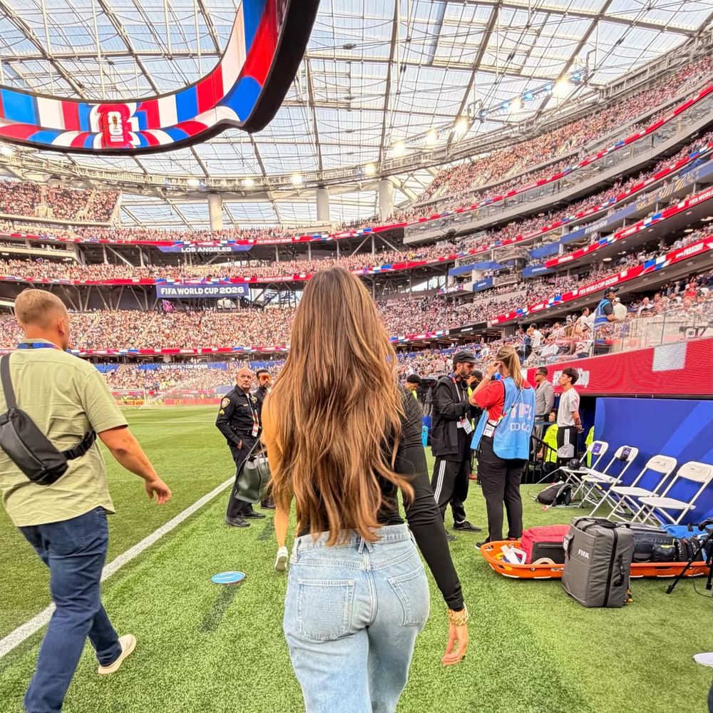 Hombros al descubierto y piel: Sofía Vergara arrasó en el Mundial 2026 con un look impactante