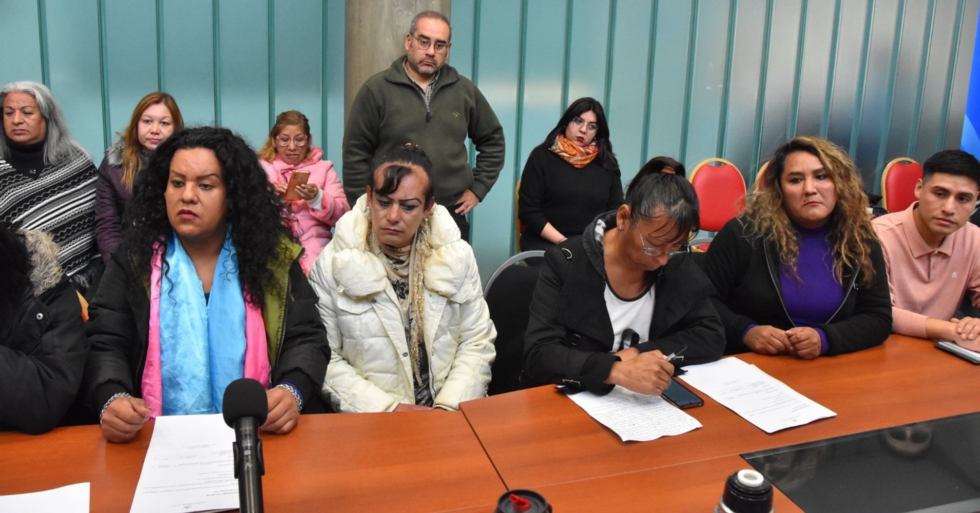Referentes de organizaciones de la diversidad sexual sostuvieron en la Legislatura la afirmación de que "la falta de oportunidades laborales empuja a numerosas personas a situaciones de extrema precariedad".