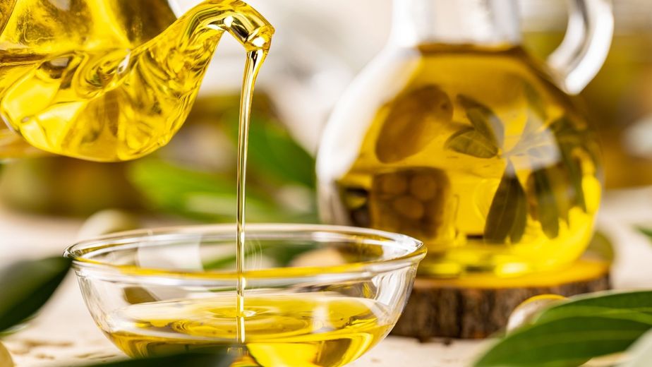 ANMAT prohibió un conocido aceite de oliva por ser un producto ilegal: cuál es la marca