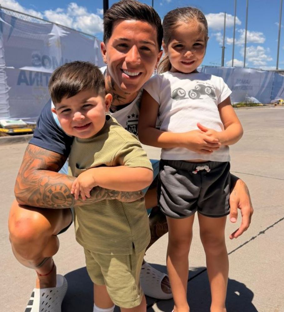 Benja y Oli: los hinchas número 1 de Enzo Fernández enternecieron a todos y causaron sensación en Instagram