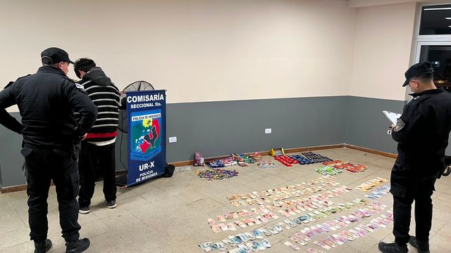 Posadas: detuvieron a un joven que robó el kiosco de una escuela y se llevó golosinas y dinero en efectivo.