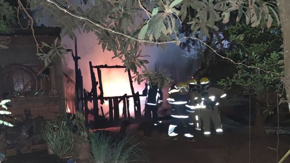 Un cortocircuito destruyó una vivienda en Puerto Iguazú y provocó pérdidas totales