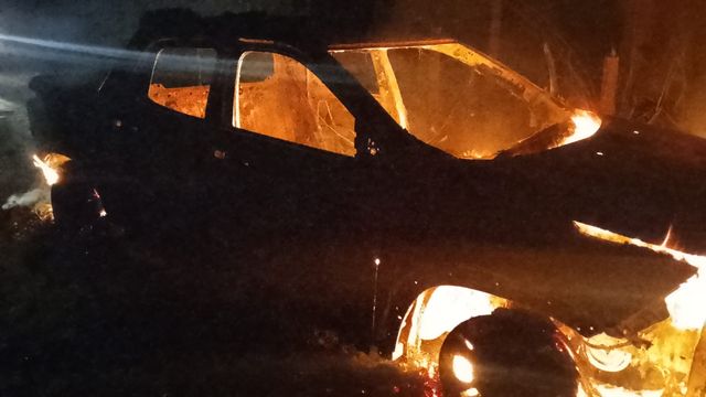 Puerto Piray: investigan el incendio total de una camioneta hallada en la vía pública.