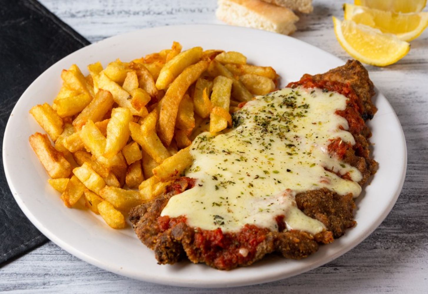 Cómo hacer la milanesa napolitana favorita de Lionel Messi: el secreto mejor guardado de su mamá Celia